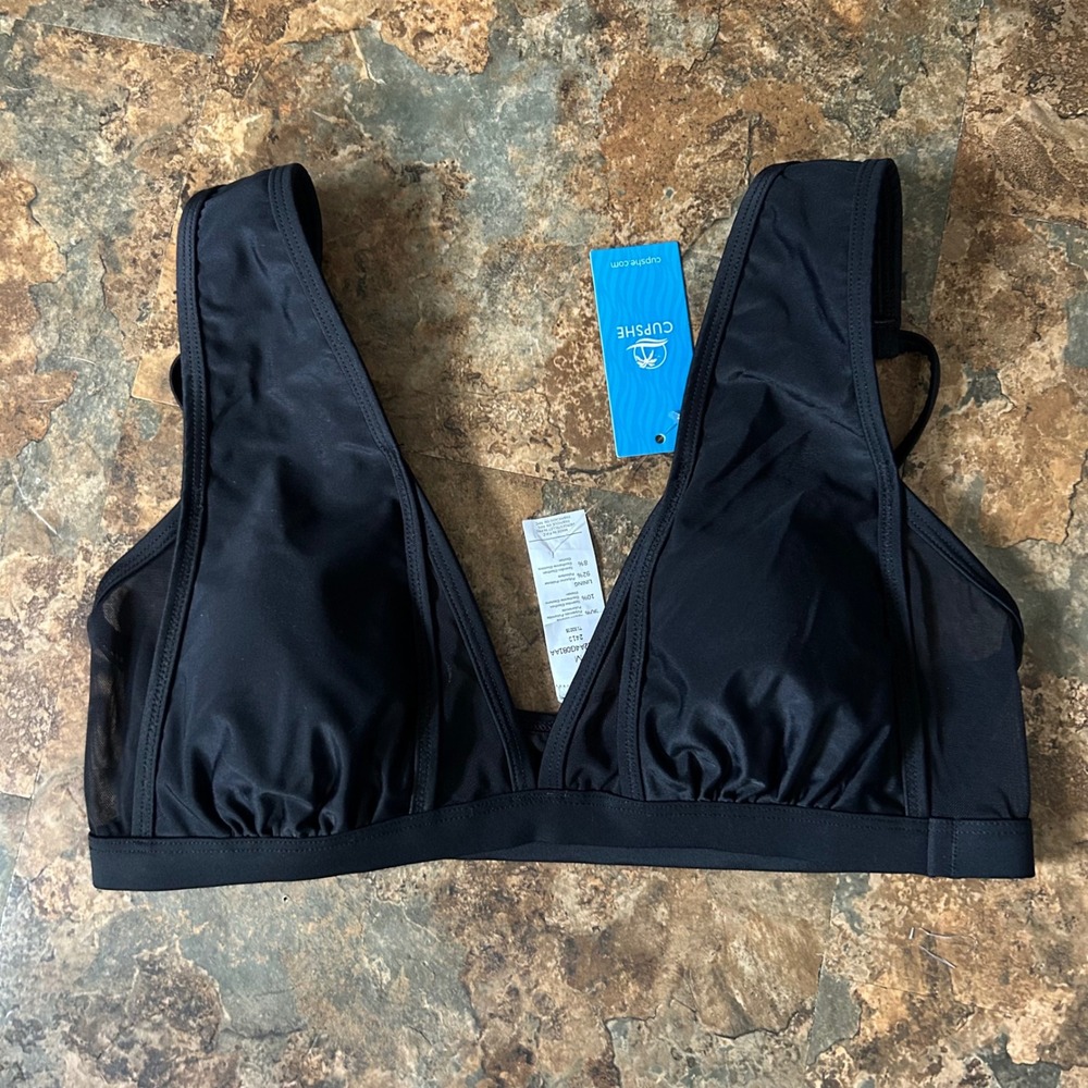 Cupshe Bikini Top Womens Size Medium Black Wireless Swimsuit Swimwear